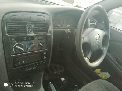 TOYOTA AVENSIS BERLINA (T22)