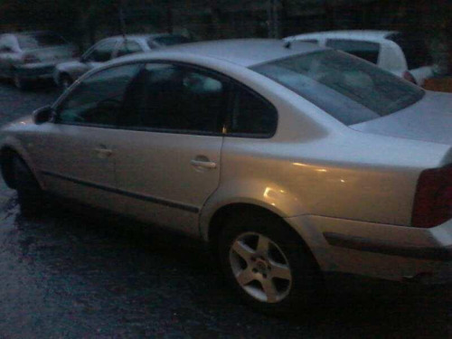 VOLKSWAGEN PASSAT BERLINA (3B2) 