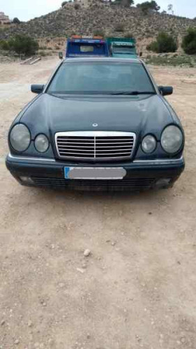 MERCEDES-BENZ CLASE E (BM 210) BERLINA — автомобиль-донор на запчасти 