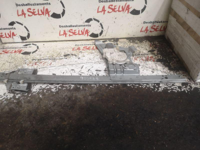 ELEVALUNAS DELANTERO DERECHO
