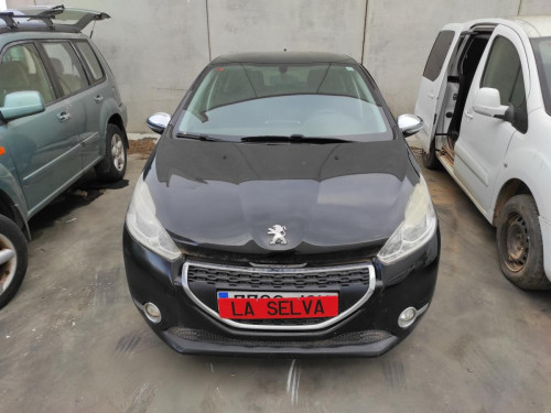 PEUGEOT 208 — автомобиль-донор на запчасти 
