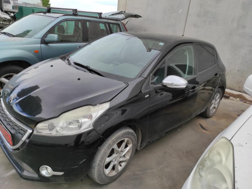 PEUGEOT 208 — автомобиль-донор на запчасти 