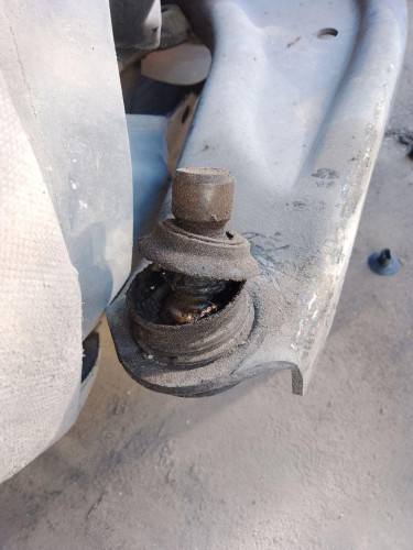 BRAZO SUSPENSION INFERIOR DELANTERO DERECHO Renault KADJAR 