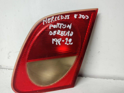PILOTO TRASERO DERECHO, Mercedes-Benz, CLASE E (BM 210) BERLINA