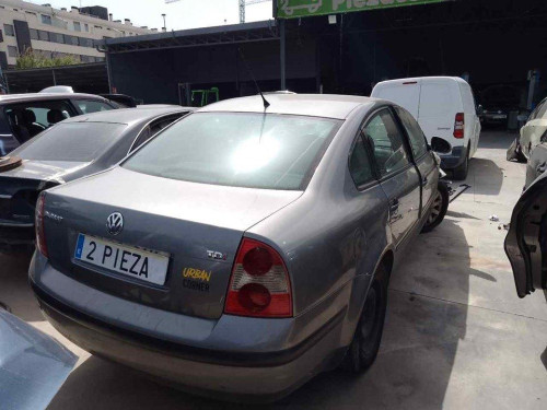 VOLKSWAGEN PASSAT BERLINA (3B3) — автомобиль-донор на запчасти 