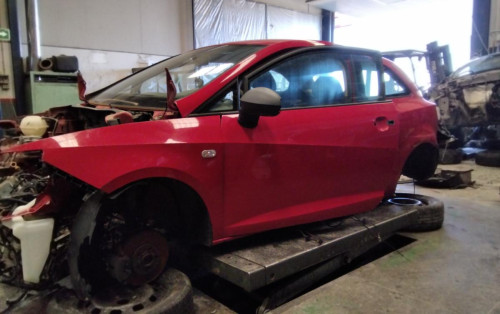 SEAT IBIZA SC (6J1) — vehículo donante para recambios 