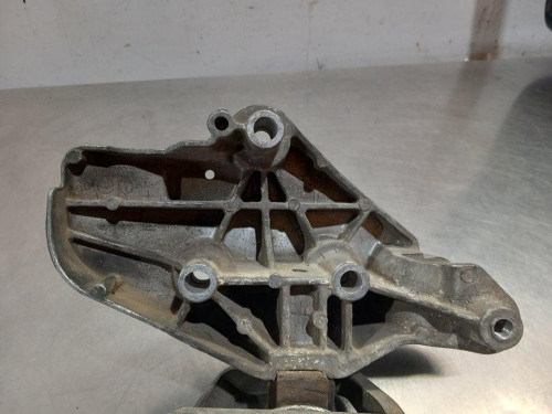  SOPORTE MOTOR DERECHO RENAULT TRAFIC II COMBI 