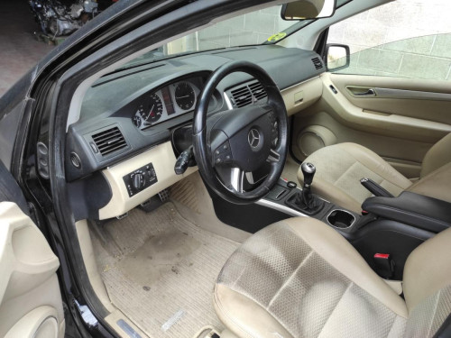 MERCEDES-BENZ CLASE B (BM 245) — vehículo donante para recambios 