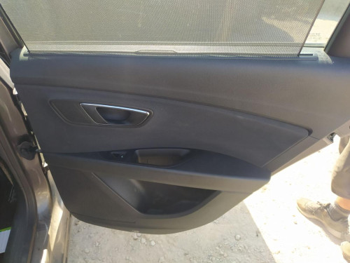  GUARNECIDO PUERTA TRASERA DERECHA SEAT LEON ST 5F8 