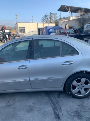 PUERTA TRASERA IZQUIERDA Mercedes-Benz CLASE E (BM 211) BERLINA 