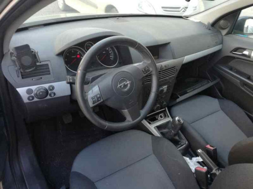 OPEL ASTRA H CARAVAN — vehículo donante para recambios 