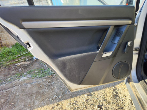 GUARNECIDO PUERTA TRASERA IZQUIERDA б/у