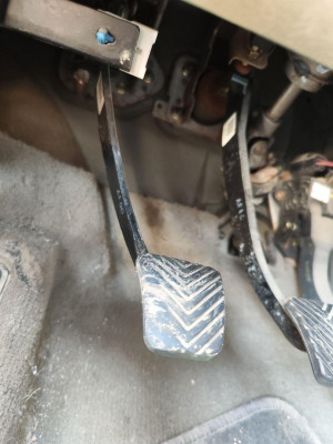 PEDAL EMBRAGUE