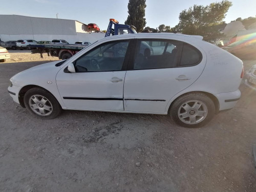 SEAT LEON (1M1) — vehículo donante para recambios 