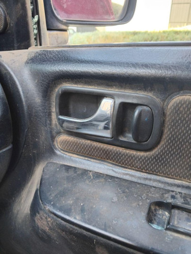 MANETA INTERIOR DELANTERA DERECHA Nissan Terrano II (R20)(02.1993->) Nissan Terrano II (R20)(02.1993->) 