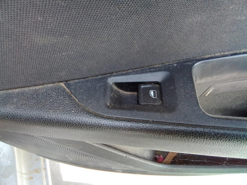  MANDO ELEVALUNAS TRASERO DERECHO SEAT LEON (5F1) 