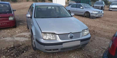 VOLKSWAGEN BORA BERLINA (1J2)(1998)