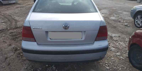 VOLKSWAGEN BORA BERLINA (1J2)(1998) — автомобиль-донор на запчасти 