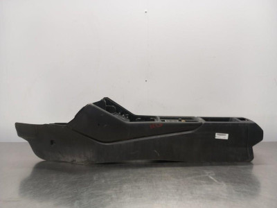 APOYABRAZOS CENTRAL, AUDI, Q3 SPORTBACK (F3N)