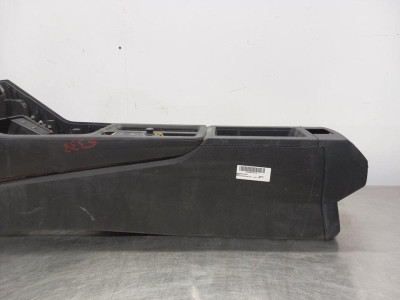 APOYABRAZOS CENTRAL, AUDI, Q3 SPORTBACK (F3N)