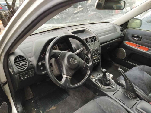  LEXUS IS 200 (GXE10) 