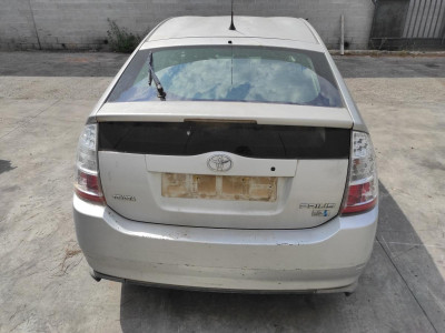 TOYOTA PRIUS (NHW20)