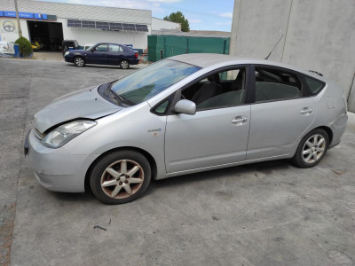 TOYOTA PRIUS (NHW20)