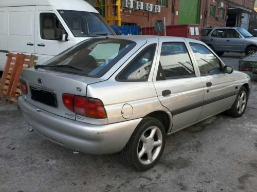  FORD ESCORT BERL./TURNIER 
