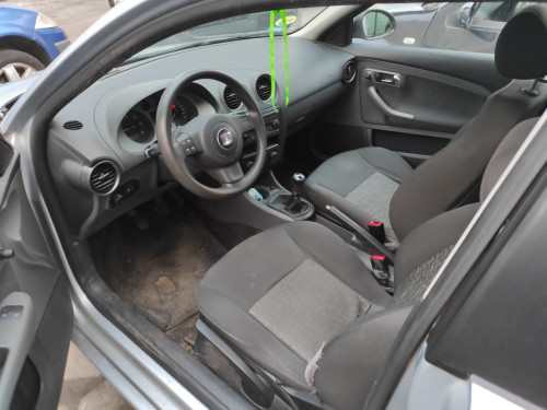SEAT IBIZA (6L1) — vehículo donante para recambios 