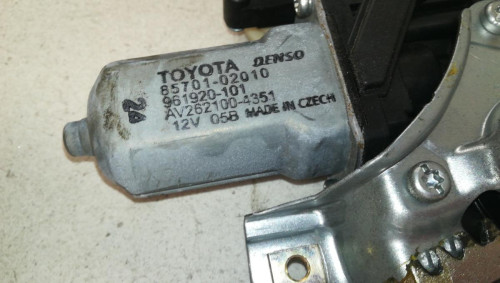  ELEVALUNAS DELANTERO DERECHO TOYOTA AURIS (E18) 