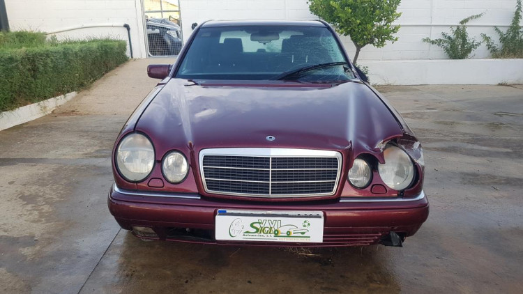 Mercedes-Benz Clase E (BM 210) Berlina (05.1995->) SIN IDENTIFICAR
