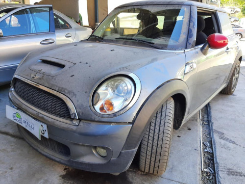 MINI MINI (R56) — vehículo donante para recambios 