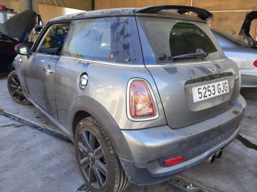 MINI MINI (R56) — vehículo donante para recambios 
