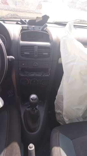 RENAULT CLIO II FASE II (B/CB0) — автомобиль-донор на запчасти 