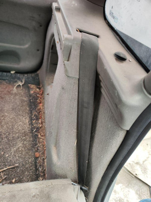 CINTURON SEGURIDAD TRASERO IZQUIERDO