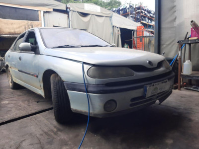 RENAULT LAGUNA (B56)