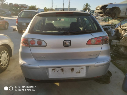 SEAT IBIZA (6L1) — vehículo donante para recambios 