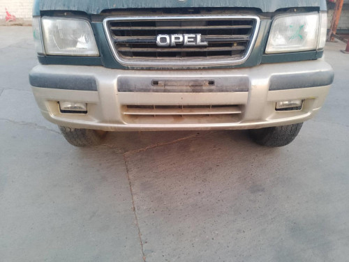 PARAGOLPES DELANTERO Opel MONTEREY 