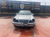 MERCEDES-BENZ CLASE E (BM 210) BERLINA