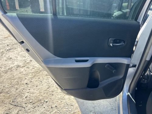 GUARNECIDO PUERTA TRASERA IZQUIERDA Toyota YARIS (KSP9/SCP9/NLP9) 