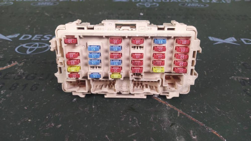 CAJA RELES / FUSIBLES Nissan X-TRAIL (T30) 