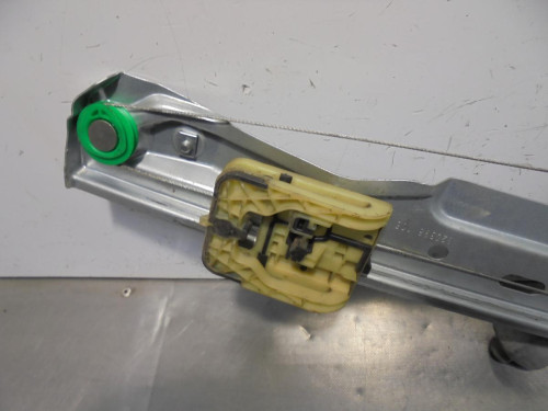 ELEVALUNAS TRASERO DERECHO Ford C-MAX (CB7) 