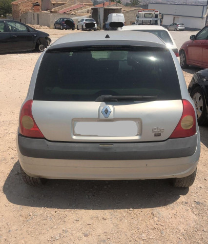 RENAULT CLIO II FASE II (B/CB0) — vehículo donante para recambios 