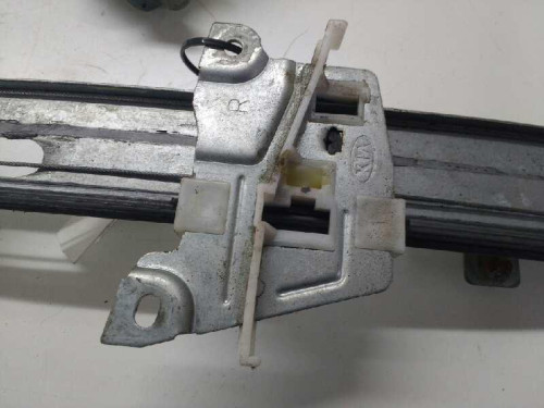  MOTOR ELEVALUNAS DELANTERO DERECHO KIA RIO (BC) 