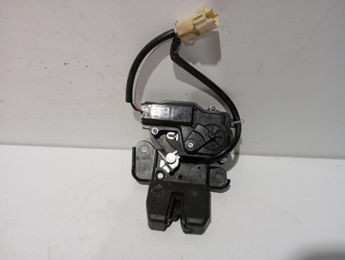 CERRADURA MALETERO / PORTON TOYOTA AVENSIS BERLINA (T25) 