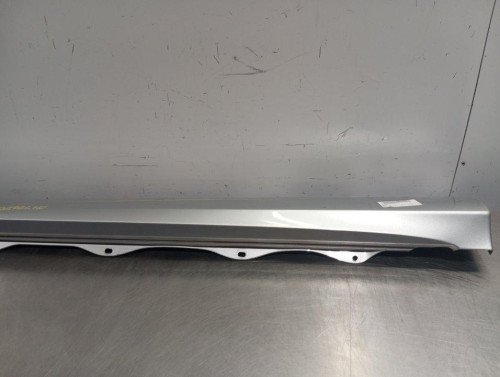  FALDON LATERAL MERCEDES-BENZ CLASE R (BM 251) 