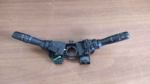 MANDO LUCES Toyota YARIS (P13) 