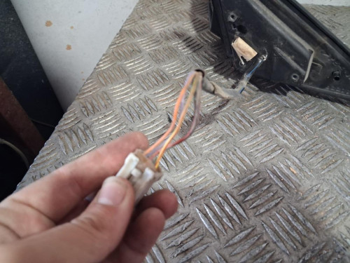 RETROVISOR IZQUIERDO 