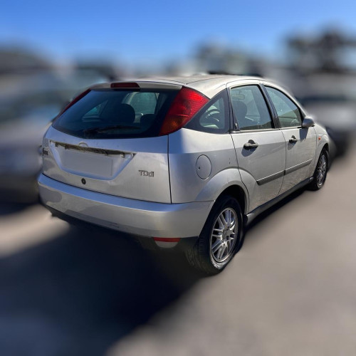  FORD FOCUS BERLINA (CAK) 