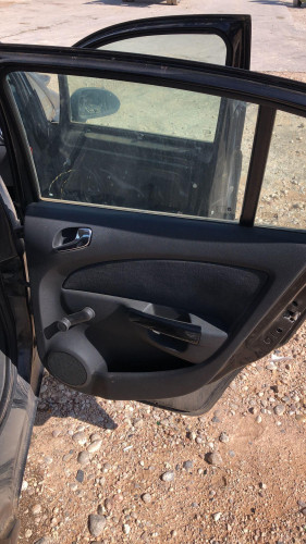 OPEL CORSA D — vehículo donante para recambios 